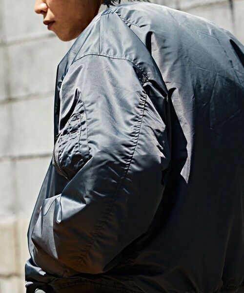 FREAK'S STORE（フリークスストア）の「WEB限定 別注 ビッグシルエット MA-1/ナイロンジャケット（MA-1・メンズ・ブラック/オリーブ・SMALL/MEDIUM/LARGE）」の15枚目の写真