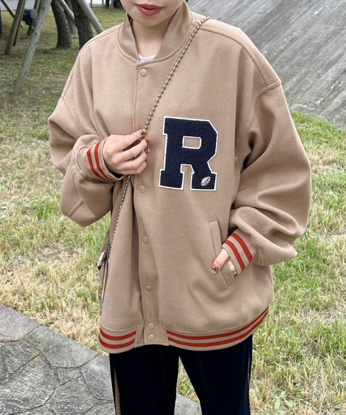 PairPair(ペアペア)の「ワッペン付きオーバーサイズスタジャン(ブルゾン・レディース・ボルドー/ベージュ・LARGE/MEDIUM)」の2枚目の写真