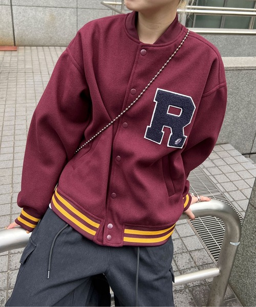 PairPair(ペアペア)の「ワッペン付きオーバーサイズスタジャン(ブルゾン・レディース・ボルドー/ベージュ・LARGE/MEDIUM)」の1枚目の写真