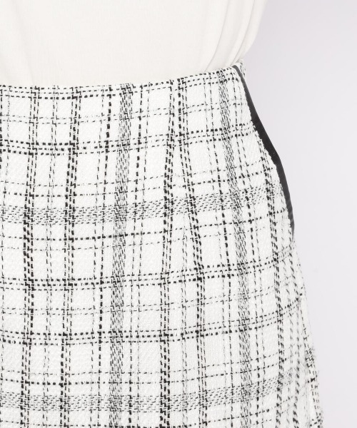 MISCH MASCH(ミッシュマッシュ)の「ツイードミニスカート(スカート・レディース・ブラック/アイボリー・SMALL/MEDIUM)」の7枚目の写真