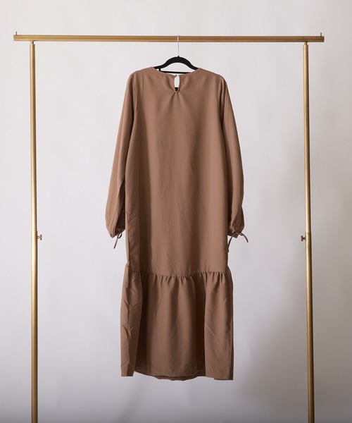 PAPAVER(パパヴェル)の「【papaver】袖ドロストOP(シャツ/ブラウス・レディース・スミクロ/モカ・MEDIUM)」の13枚目の写真