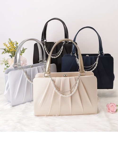 Lace Ladies(レースレディース)の「チャーム付きセレモニーハンドバッグ(クラッチバッグ・レディース・ブラック/シルバー/ベージュ/ネイビー・FREE)」の5枚目の写真