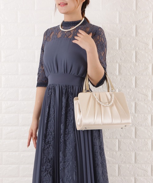 Lace Ladies(レースレディース)の「チャーム付きセレモニーハンドバッグ(クラッチバッグ・レディース・ブラック/シルバー/ベージュ/ネイビー・FREE)」の11枚目の写真