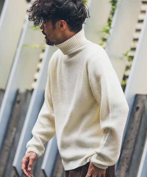 URBAN RESEARCH Sonny Label(アーバンリサーチサニーレーベル)の「ウォッシャブルウール混タートルニット(ニット/セーター・メンズ・ブラック/グレー/オフホワイト/カーキ/オレンジ・MEDIUM/LARGE/X-LARGE)」の19枚目の写真