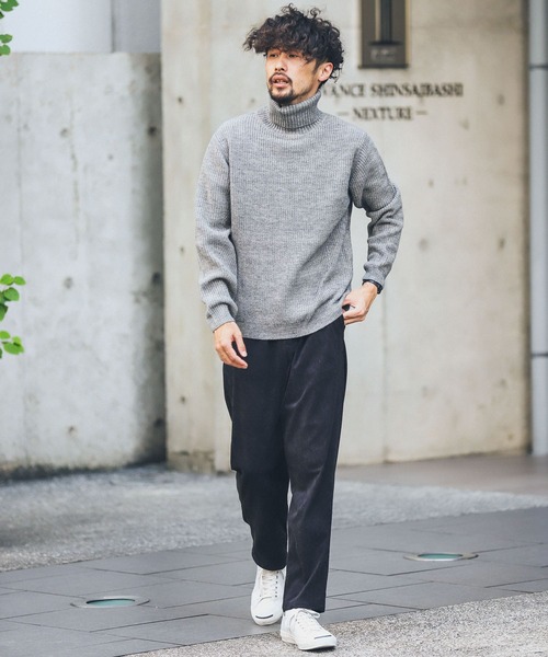 URBAN RESEARCH Sonny Label(アーバンリサーチサニーレーベル)の「ウォッシャブルウール混タートルニット(ニット/セーター・メンズ・ブラック/グレー/オフホワイト/カーキ/オレンジ・MEDIUM/LARGE/X-LARGE)」の8枚目の写真