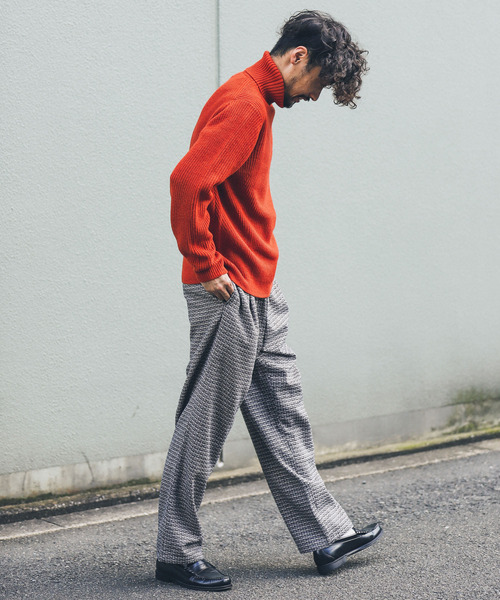 URBAN RESEARCH Sonny Label(アーバンリサーチサニーレーベル)の「ウォッシャブルウール混タートルニット(ニット/セーター・メンズ・ブラック/グレー/オフホワイト/カーキ/オレンジ・MEDIUM/LARGE/X-LARGE)」の10枚目の写真