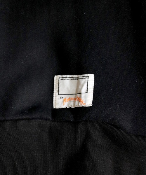 NutmegMills（ナツメグミルズ）の「NUTMEG MILLS/ナツメグミルズ LOGO FOOTBALL SWEAT ロゴフットボールスウェット（スウェット・メンズ・ブラック/サンドベージュ/ライトグレー・LARGE/MEDIUM/SMALL）」の5枚目の写真