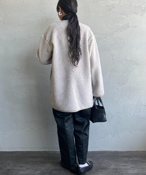 Vincent et Mireille（バンソンエミレイユ）の「[Vincent et Mireille/ヴァンソン エ ミレイユ] ボアフリース ミドル丈カーディガン（ブルゾン・レディース・アイボリー/チャコール・36）」の5枚目の写真