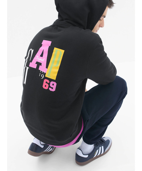 GAP（ギャップ）の「ヴィンテージ ソフトミックスフォントGAPロゴ プルオーバー パーカー(ユニセックス)（パーカー・メンズ・グレー/オフホワイト/グリーン/ブラック/ワイン・XS/S/M/L/XL）」の7枚目の写真