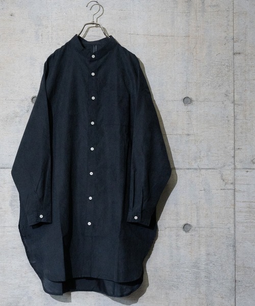 JOHN'S CLOSET(ジョンズクローゼット)の「【i】ポリピーチバンドカラーロングシャツ(シャツ/ブラウス・メンズ・サックスブルー/グレイッシュベージュ/チャコールグレー/ブラック/ホワイト・LARGE/MEDIUM)」の3枚目の写真