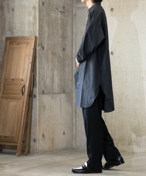 JOHN'S CLOSET(ジョンズクローゼット)の「【i】ポリピーチバンドカラーロングシャツ(シャツ/ブラウス・メンズ・サックスブルー/グレイッシュベージュ/チャコールグレー/ブラック/ホワイト・LARGE/MEDIUM)」の14枚目の写真