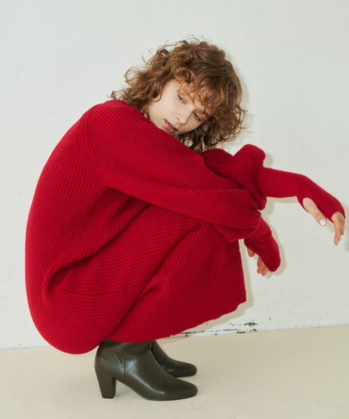 Aunt Marie's(アントマリーズ)の「ボリュームスリーブロングニットワンピース(ワンピース・レディース・ライム/アイボリー/ベージュ/ブラック/ブルー/レッド・FREE/SMALL)」の6枚目の写真