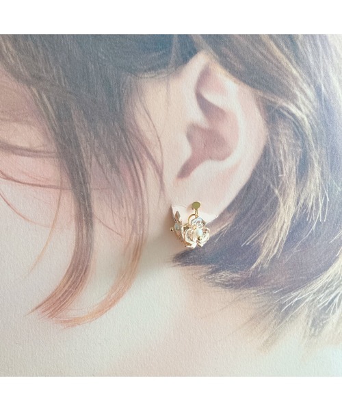 tone（トーン）の「【amechan】2way小花とミンクファー（イヤリング）(MA)（イヤリング・レディース・モカ/ピンクベージュ/グレー/ブラック/ベージュ/ブラウン・FREE）」の14枚目の写真