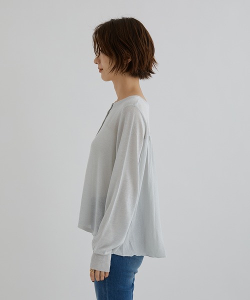 Jayro(ジャイロ)の「後ろふんわりラウンドネックカーディガン(カーディガン/ボレロ・レディース・ブラック/ゴールド/シルバー・M)」の17枚目の写真