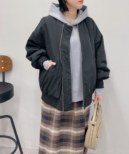 un dix cors（アンディコール）の「中綿MA-1（ブルゾン・レディース・ブラック/オフホワイト・FREE）」の5枚目の写真