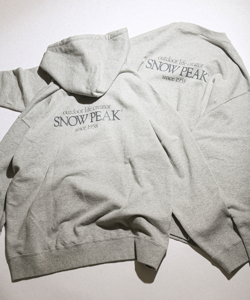 Snow Peak（スノーピーク）の「【SNOWPEAK / スノーピーク】別注 Classic Logo Printed スウェット（スウェット・メンズ・ライトグリーン/ベージュ/ブラック/チャコールグレー・MEDIUM/LARGE）」の6枚目の写真