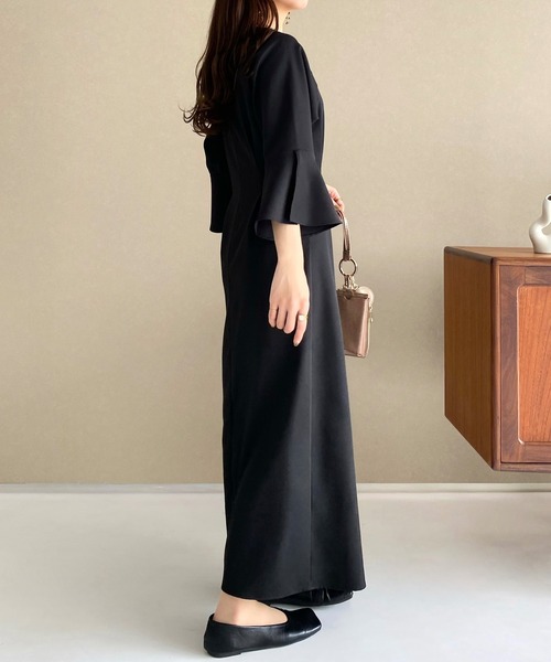 美品 LOUNIE スクエアネックタックワンピース　38 callautia（カラウティア）の「スクエアネックタックワンピース