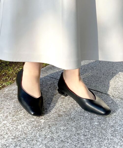 OPAQUE.CLIP(オペークドットクリップ)の「◆デザインヒールフラットパンプス【抗菌防臭加工】(その他シューズ・レディース・オフホワイト/シルバー/ブラック・03/02/01)」の4枚目の写真