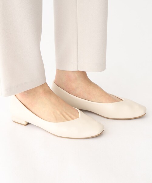 OPAQUE.CLIP(オペークドットクリップ)の「◆デザインヒールフラットパンプス【抗菌防臭加工】(その他シューズ・レディース・オフホワイト/シルバー/ブラック・03/02/01)」の8枚目の写真