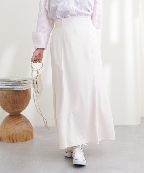 natural couture（ナチュラルクチュール）の「WEB限定サイズ有り/ストレッチカラーマーメイドスカート（スカート・レディース・アイボリー/ラベンダー/カーキ/ブラック・MEDIUM/LARGE）」の6枚目の写真