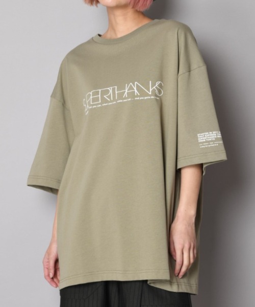SUPERTHANKS（スーパーサンクス）の「ロゴプリント ワンプリント シンプルTシャツ(ユニセックス)LOGO FRONT PRINT T-SHIRT（Tシャツ/カットソー・メンズ・サーモンピンク/ブラック/オリーブ/ホワイト・L/S/M）」の4枚目の写真
