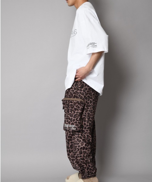 SUPERTHANKS（スーパーサンクス）の「ロゴプリント ワンプリント シンプルTシャツ(ユニセックス)LOGO FRONT PRINT T-SHIRT（Tシャツ/カットソー・メンズ・サーモンピンク/ブラック/オリーブ/ホワイト・L/S/M）」の22枚目の写真