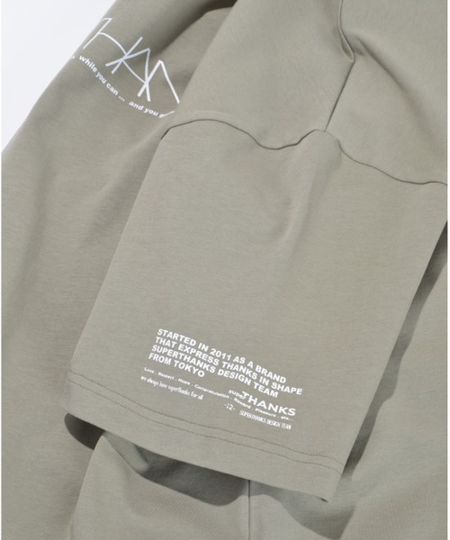 SUPERTHANKS（スーパーサンクス）の「ロゴプリント ワンプリント シンプルTシャツ(ユニセックス)LOGO FRONT PRINT T-SHIRT（Tシャツ/カットソー・メンズ・サーモンピンク/ブラック/オリーブ/ホワイト・L/S/M）」の17枚目の写真