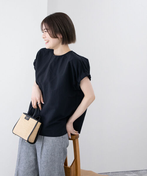 NOLLEY’S(ノーリーズ)の「◇【WEB限定】タフタ袖タックブラウス(シャツ/ブラウス・レディース・ラベンダー/オフホワイト/ブラック・FREE)」の6枚目の写真