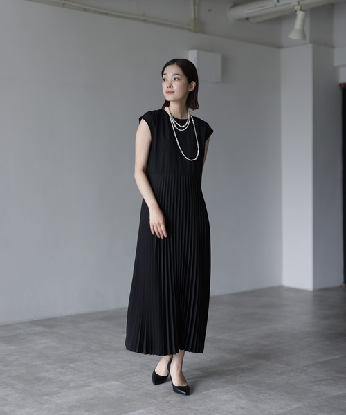ブラック ノースリーブ プリーツドレス