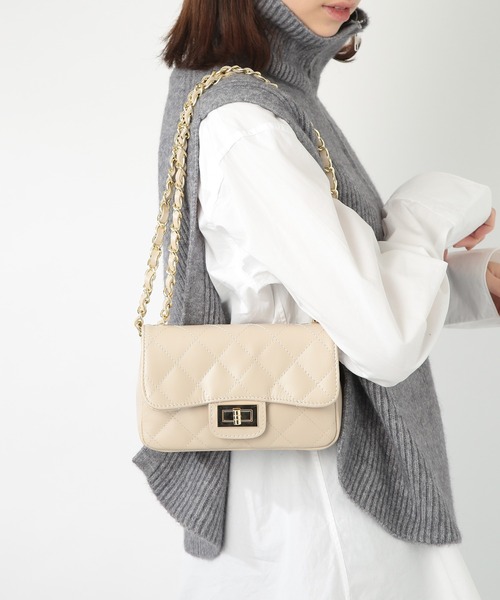 AULENTTI（オウレンティ）の「【AULENTTI】オーレンティ/レザーキルティングショルダーバッグ（ショルダーバッグ・レディース・ブラック/ベージュ/オレンジ/グリーン/ホワイト/レッド/グレイッシュベージュ/ブラウン・FREE）」の4枚目の写真