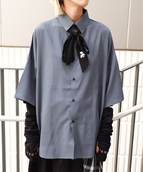 rovtski（ロフトスキー）の「DARK BEARSHIRT SS with TIE/ダークベア刺繍 ネクタイ付きシャツ半袖（シャツ/ブラウス・メンズ・ブラック/チャコールグレー/ホワイト・FREE）」の4枚目の写真