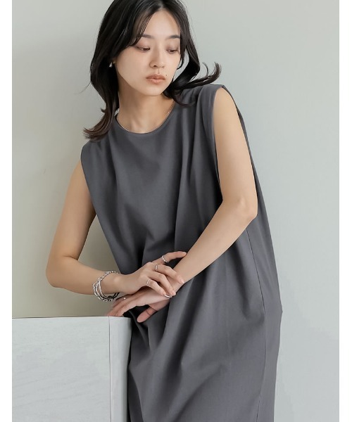 Re:EDIT（リエディ）の「[低身長/高身長サイズ有]コットンショルダータックワンピース（ワンピース・レディース・ネイビー/モカ/ブラック/チャコールグレー/ブラウン・LARGE/TALL/SHORT/MEDIUM）」の2枚目の写真