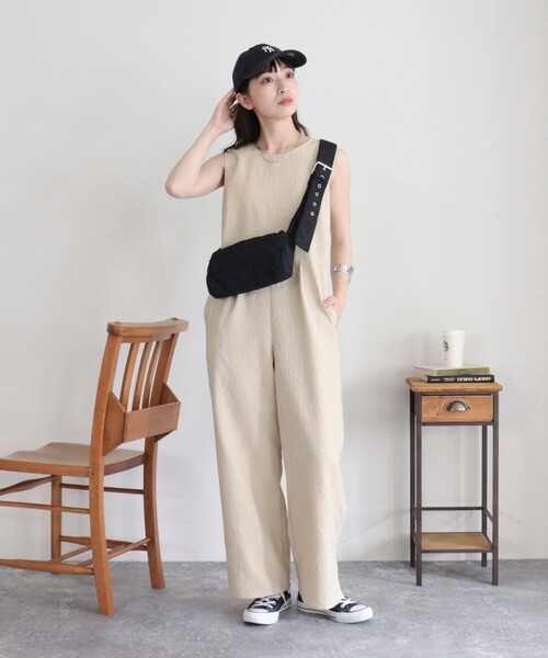 fredy emue(フレディエミュ)の「ふくれジャガードオールインワン(つなぎ/オールインワン・レディース・ブラック/ベージュ/オレンジ・36/38)」の3枚目の写真