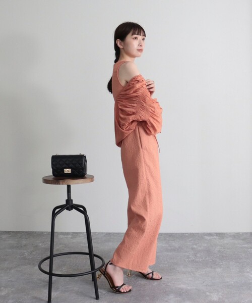 fredy emue(フレディエミュ)の「ふくれジャガードオールインワン(つなぎ/オールインワン・レディース・ブラック/ベージュ/オレンジ・36/38)」の6枚目の写真