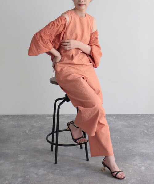 fredy emue(フレディエミュ)の「ふくれジャガードオールインワン(つなぎ/オールインワン・レディース・ブラック/ベージュ/オレンジ・36/38)」の8枚目の写真