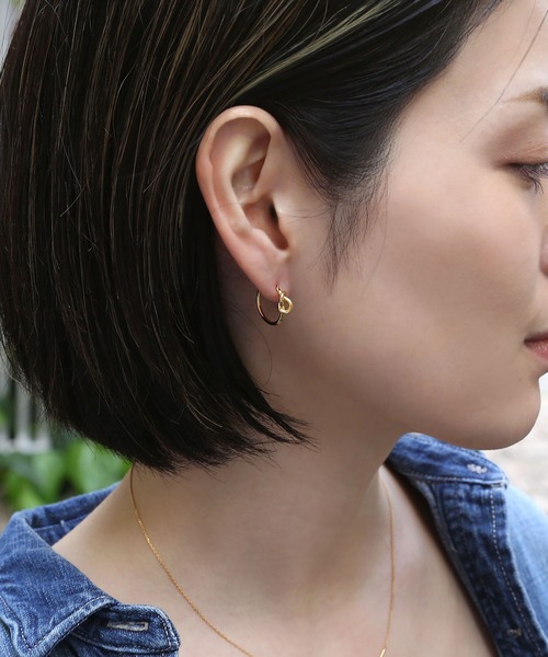 colleca la（コレカラ）の「[silver925]ノットフープピアス〈金属アレルギー対応〉（ピアス（両耳用）・レディース・シルバー/ゴールド・ﾌﾘ-）」の10枚目の写真