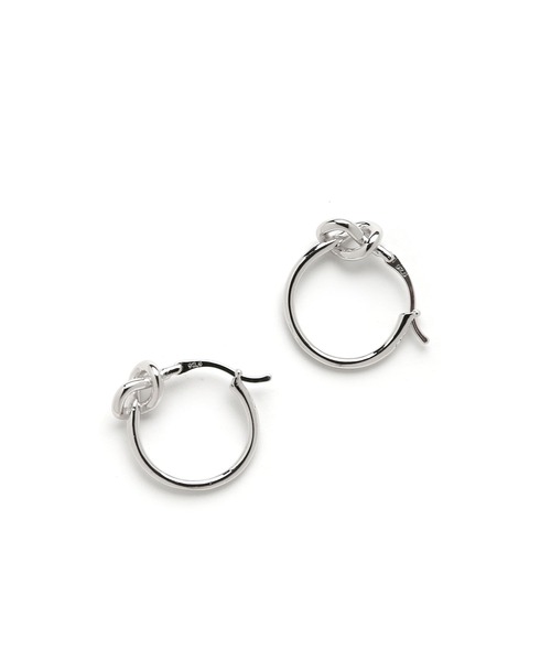 colleca la（コレカラ）の「[silver925]ノットフープピアス〈金属アレルギー対応〉（ピアス（両耳用）・レディース・シルバー/ゴールド・ﾌﾘ-）」の4枚目の写真