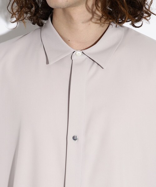 tk.TAKEO KIKUCHI(ティーケータケオキクチ)の「◆なめらかバックボタンシャツ(シャツ/ブラウス・メンズ・ライトベージュ/ブラウン系その他/ブラック・02/01/03)」の4枚目の写真