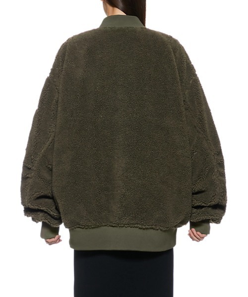 【関税込み】We11done カーキ パデッド ボンバージャケット Onitsuka Tiger（オニツカタイガー）の「PADDED BOMBER JACKET