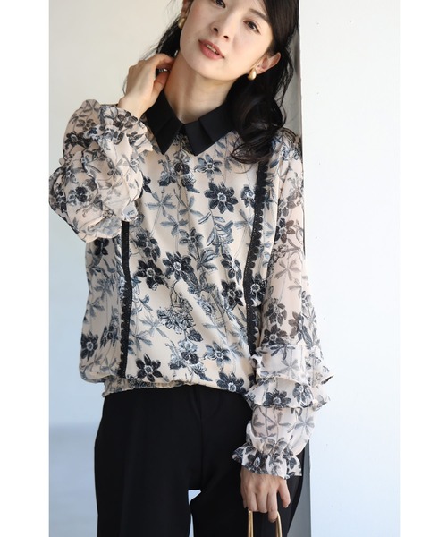 cawaii(カワイイ)の「重なる2重襟の花描くデッサンブラウストップス(シャツ/ブラウス・レディース・ベージュ・FREE)」の2枚目の写真