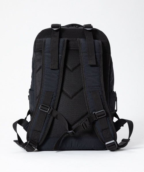 MAKAVELIC（マキャベリック）の「GRAVITY DAYPACK（バックパック/リュック・メンズ・ブラック・ONE SIZE/FREE）」の2枚目の写真