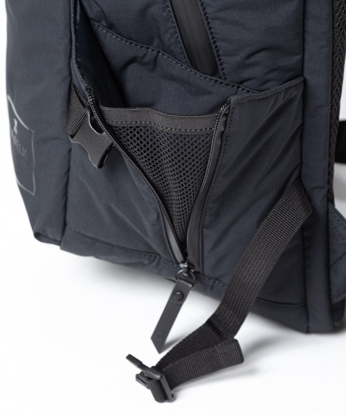 MAKAVELIC（マキャベリック）の「GRAVITY DAYPACK（バックパック/リュック・メンズ・ブラック・ONE SIZE/FREE）」の5枚目の写真