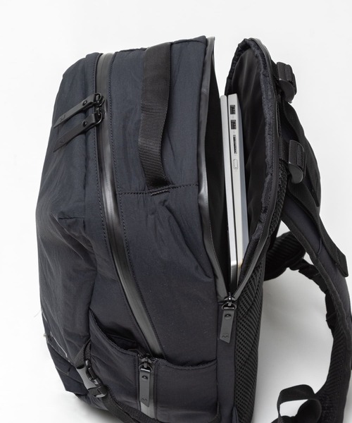 MAKAVELIC（マキャベリック）の「GRAVITY DAYPACK（バックパック/リュック・メンズ・ブラック・ONE SIZE/FREE）」の10枚目の写真