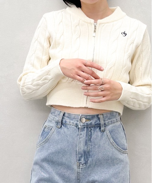 SpRay(スプレイ)の「ケーブル刺繍 ZIP カーディガン(カーディガン/ボレロ・レディース・グレー/ブラック/ネイビー/アイボリー・FREE)」の2枚目の写真