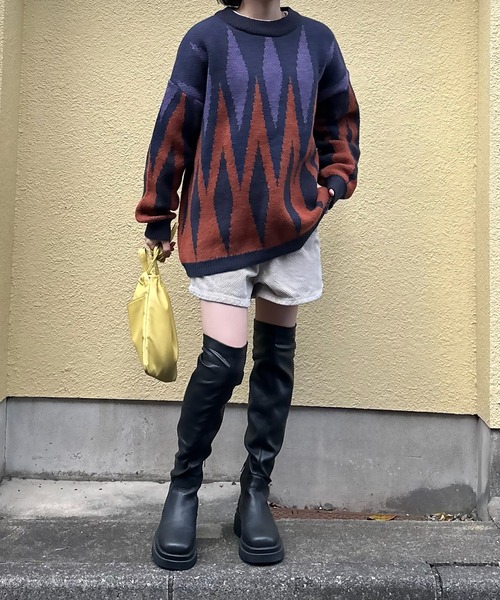 mi via loca（ミヴィアロカ）の「Vintageライク ダイヤ柄ジャガードニット（ニット/セーター・レディース・ネイビー/ピンク・FREE）」の11枚目の写真