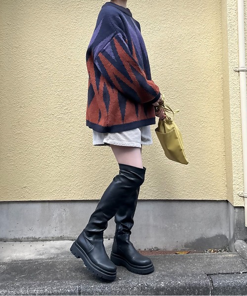 mi via loca（ミヴィアロカ）の「Vintageライク ダイヤ柄ジャガードニット（ニット/セーター・レディース・ネイビー/ピンク・FREE）」の12枚目の写真