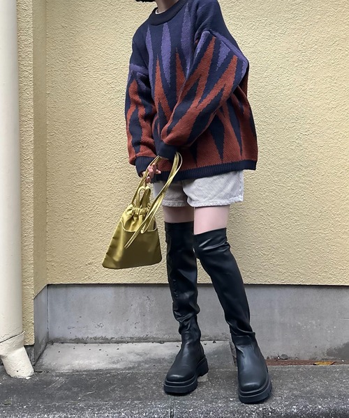 mi via loca（ミヴィアロカ）の「Vintageライク ダイヤ柄ジャガードニット（ニット/セーター・レディース・ネイビー/ピンク・FREE）」の13枚目の写真