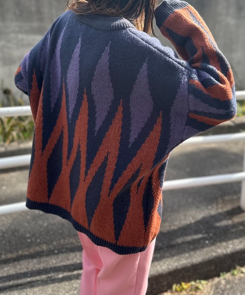 mi via loca（ミヴィアロカ）の「Vintageライク ダイヤ柄ジャガードニット（ニット/セーター・レディース・ネイビー/ピンク・FREE）」の21枚目の写真