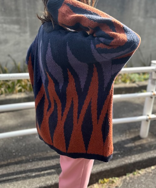 mi via loca（ミヴィアロカ）の「Vintageライク ダイヤ柄ジャガードニット（ニット/セーター・レディース・ネイビー/ピンク・FREE）」の22枚目の写真