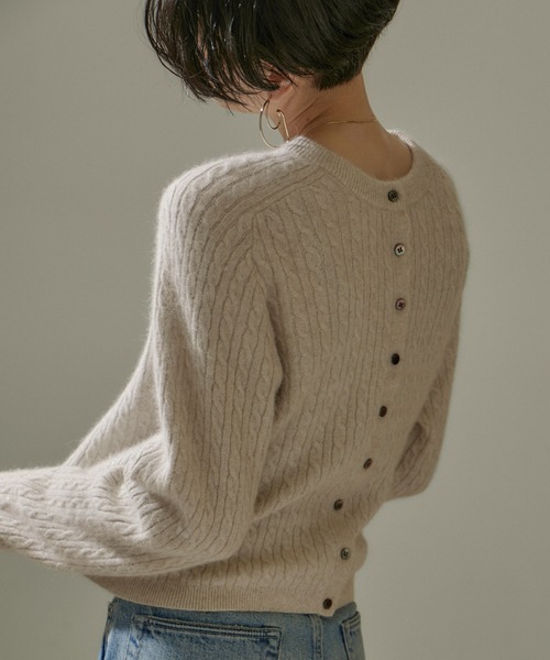 SALON adam et rope'（サロン アダム エ ロペ）の「【セットアップ対応】フォックス混ラメケーブル2WAYカーディガン/ニット（カーディガン/ボレロ・レディース・チャコールグレー/オフホワイト・FREE）」の11枚目の写真